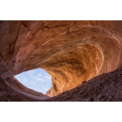 UT Sandstone alcove in Fifty Mile Canyon