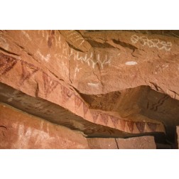 UT, Canyonlands NP Ancient pictographs