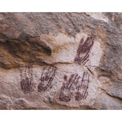 TX Hand-print pictographs in Panther Cave