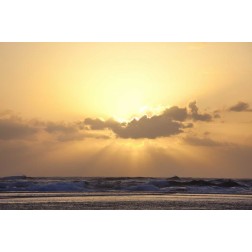 USA, Hawaii, Kauai God rays over beach at sunset
