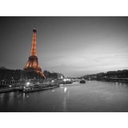 Eiffel tower across the river Siene at dusk